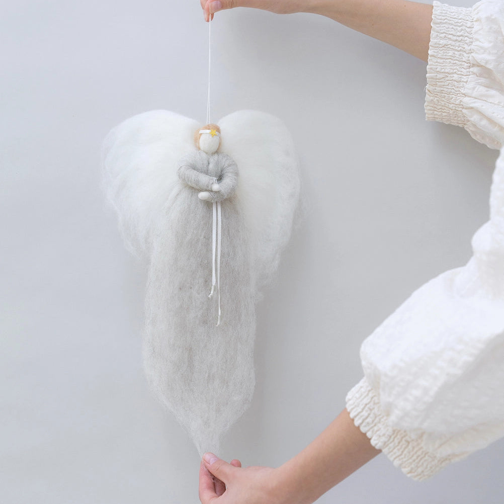Ange en laine gris clair