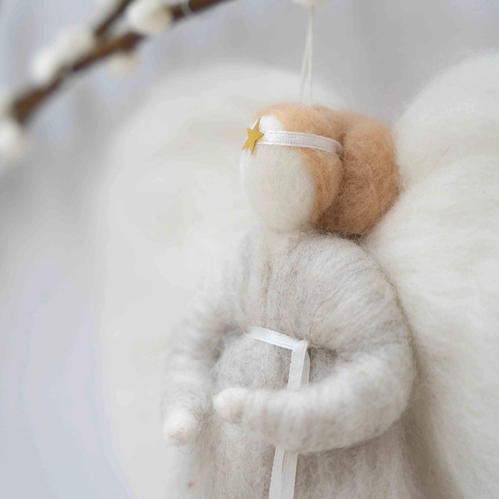 Ange en laine gris clair