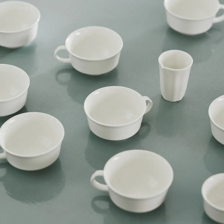 Pot à lait en porcelaine