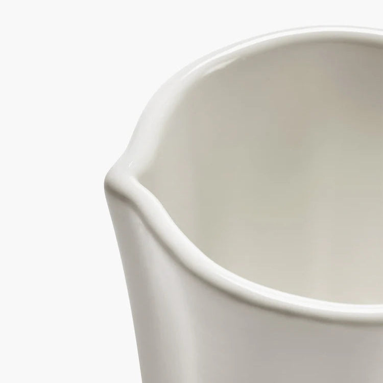 Pot à lait en porcelaine