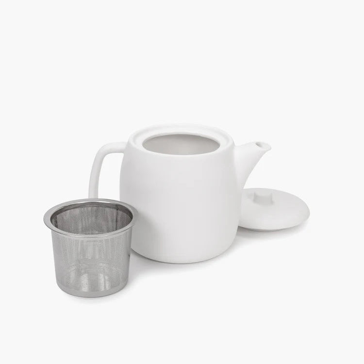 Théière en porcelaine blanche