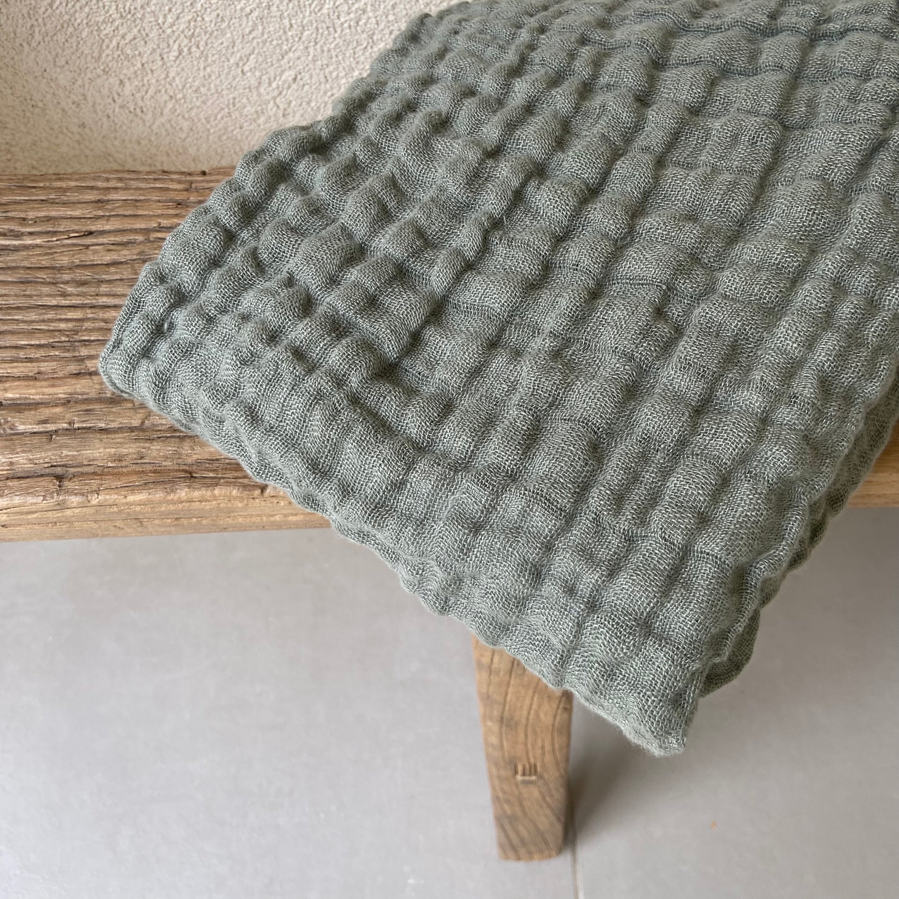 Thick washed linen cheich