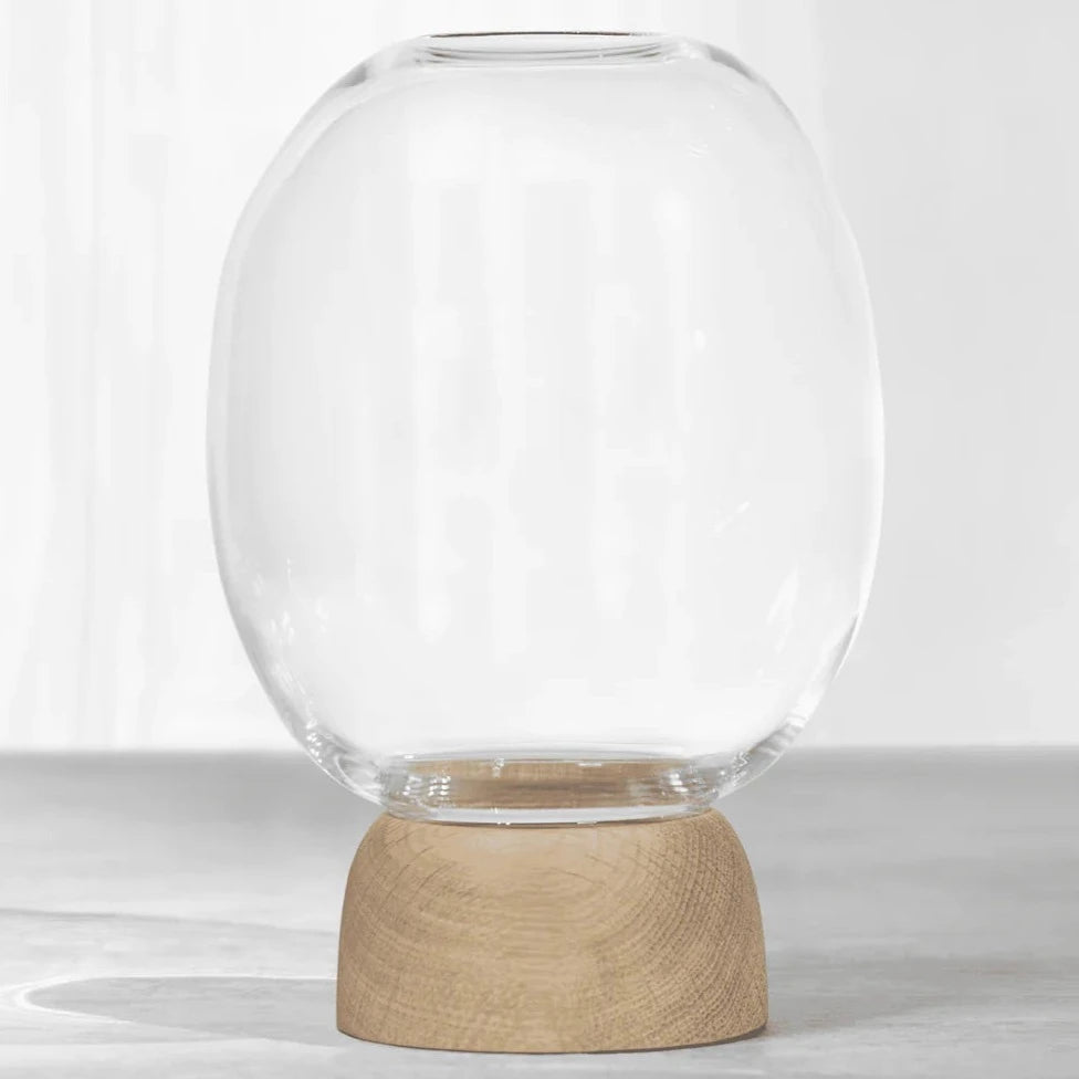 Vase en chène et verre transparent