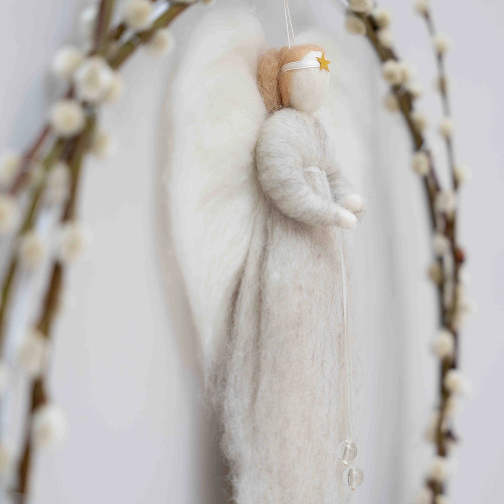 Ange en laine gris clair