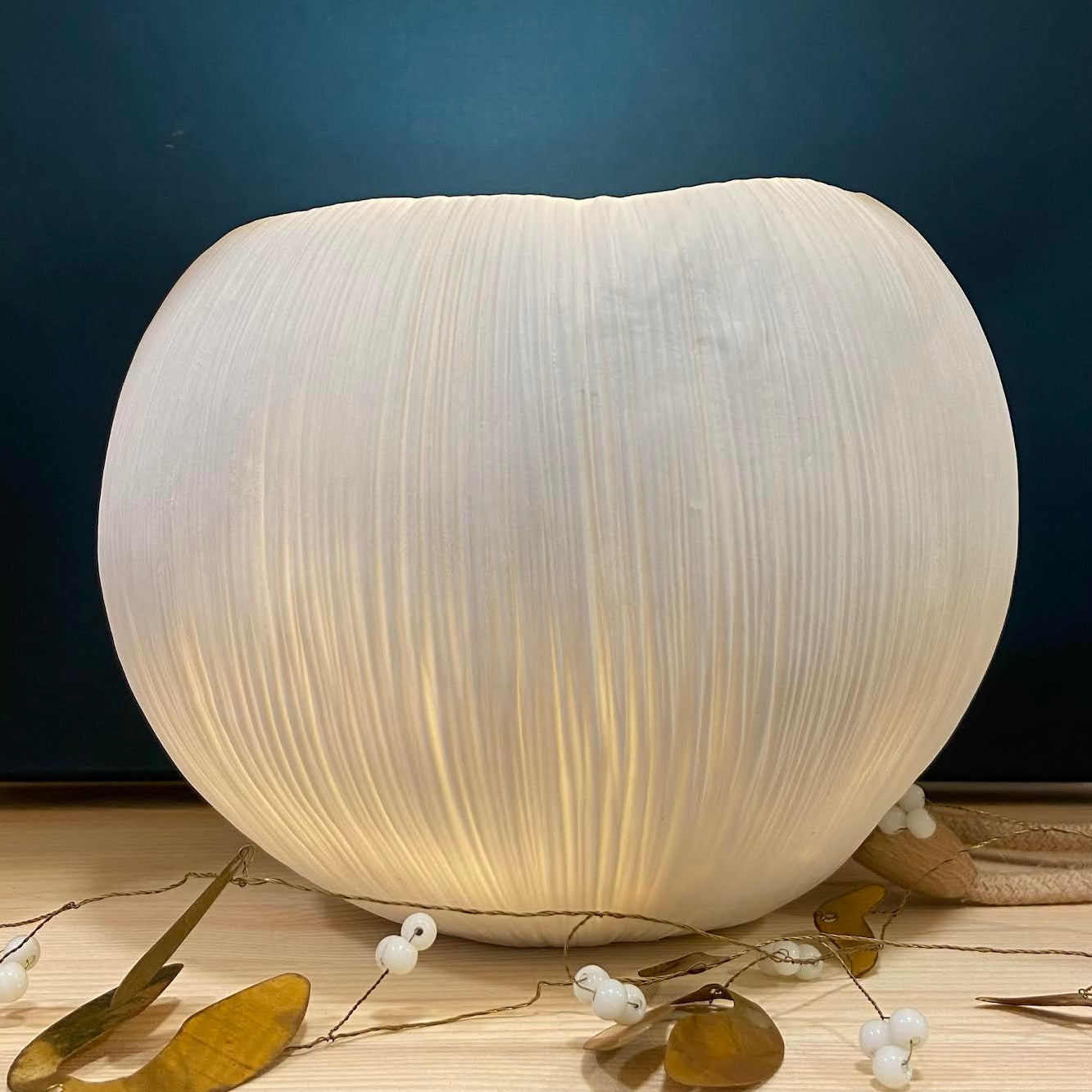 White porcelain lamp "Luna"